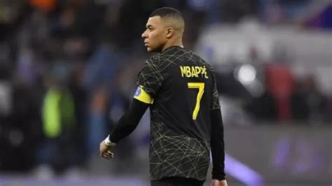 Kylian Mbappé deja un mensaje a Lionel Messi tras ganar el Premio The