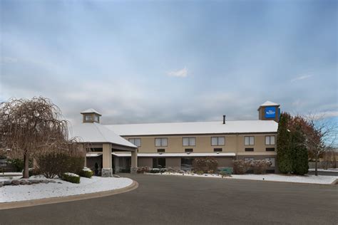 Baymont by Wyndham Belleville Airport Area | Belleville, MI Hotels