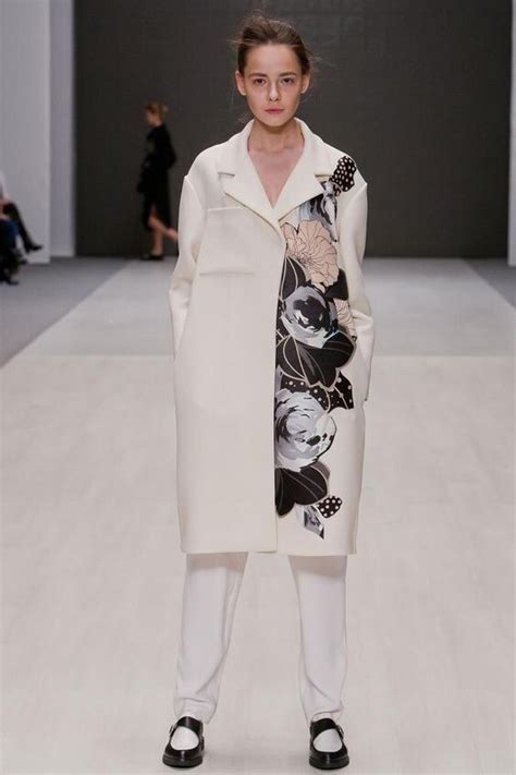 BURDA - 100 SUPER ИДЕЙ и ТЫ. — 🔴 ВЕРХНЯЯ ОДЕЖДА 🔴 ШИТЬЁ. ВЫКРОЙКИ ...