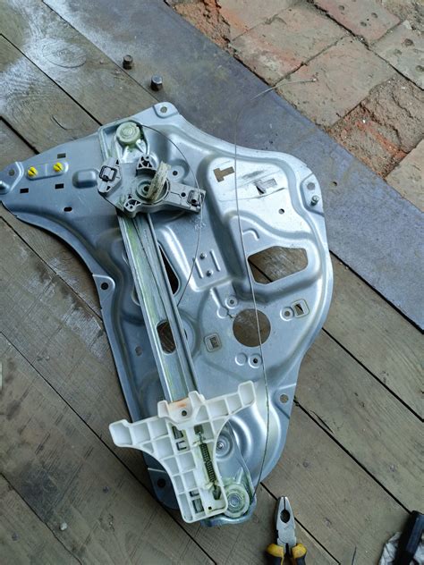 Ремонт заднего стеклоподъемника — Hyundai ix35, 2 л, 2010 года | своими ...