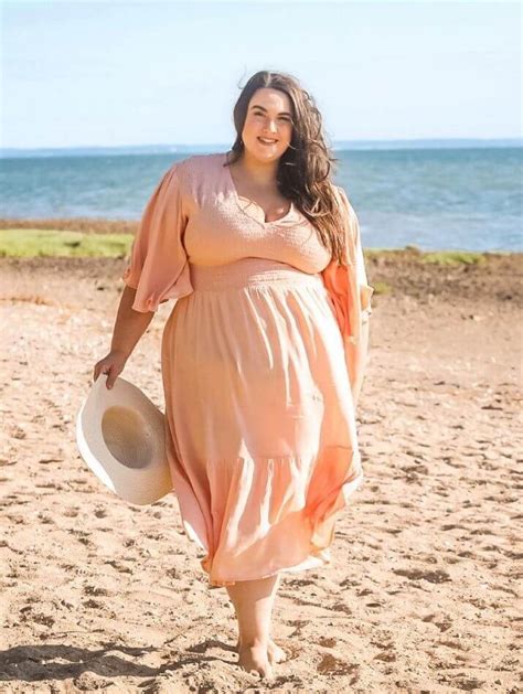 What Is The Most Flattering Dress For Plus Size Insyze