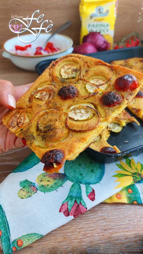 Farinata Croccantella Con Zucchine Pomodorini E Cipolla Rossa