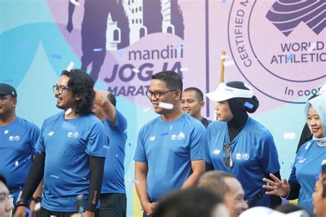 Kapolda Diy Lepas Para Peserta Mandiri Jogja Marathon Halo Semarang