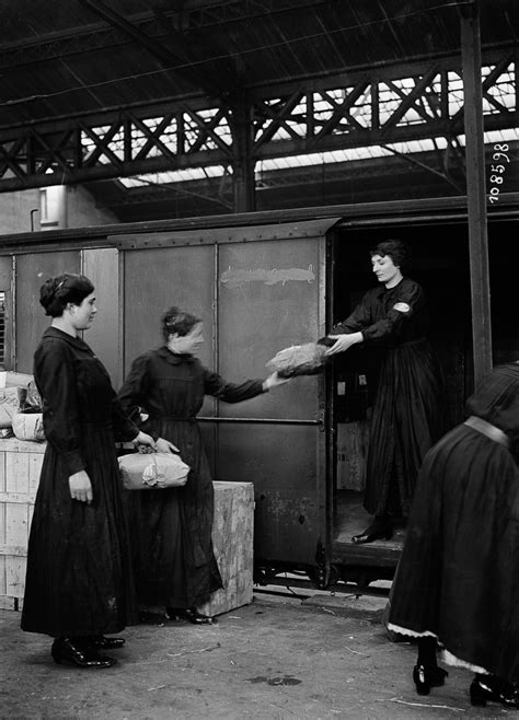 Le Rôle Des Femmes Pendant La Première Guerre Ville De Paris