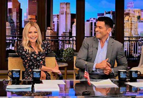 Kelly Ripa Measurements, Bio, Height, Weight, Shoe and FAQs!