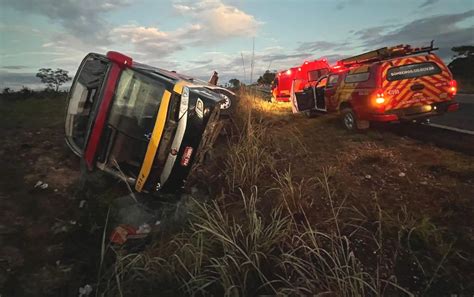 Nibus Tomba E Deixa Seis Feridos Em Teresina De Goi S Goi S G