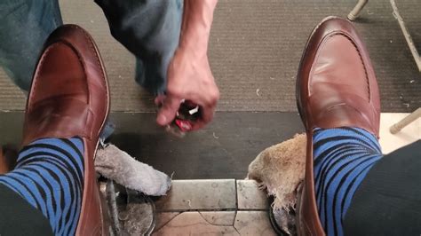 S02E02 NYC Shoe Shine Peter S Shoe Shine 70th St And 2nd Ave ASMR