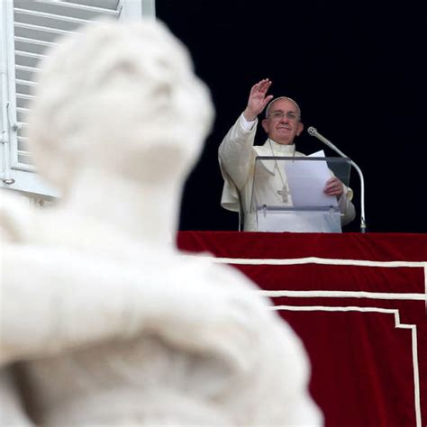 Polémica Por Carta Del Papa Con Bendición A Autora De Libros Sobre