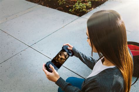 Razer Introduces The Razer Kishi Ultra Mobile Gaming Controller