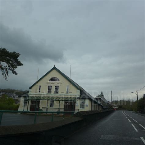 Penrhyndeudraeth Village, Gwynedd - See Around Britain