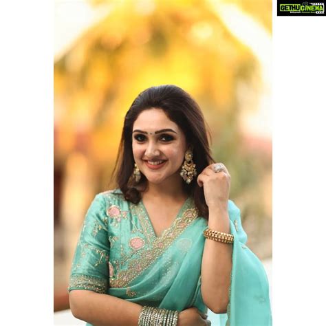 sridevi vijayakumar  makeup