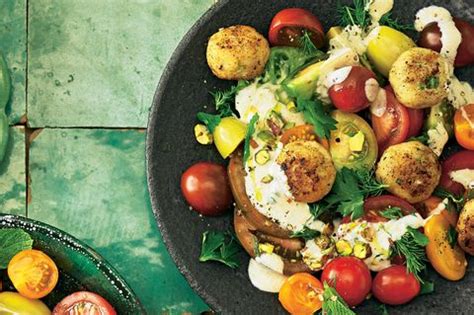 Bunter Tomatensalat Mit Nuss Quinoa Und Burrata Brigitte De