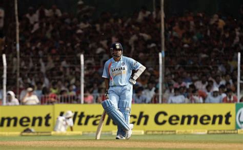 Mitchell Johnson Gets The Better Of Mahendra Singh Dhoni ESPNcricinfo