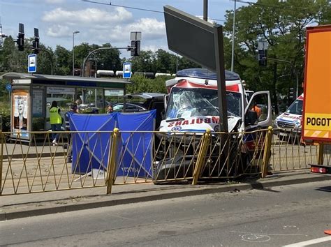 Tragiczny wypadek z udziałem karetki w Szczecinie Są zarzuty RMF 24