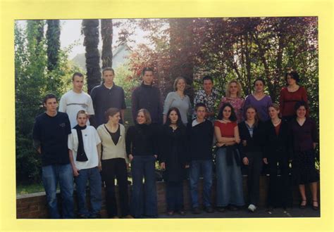 Photo De Classe Terminale Es De Lycee Du Bon Sauveur Copains