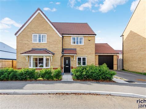 4 Bed Detached House For Sale In Coronel Close Swindon Wiltshire Sn3