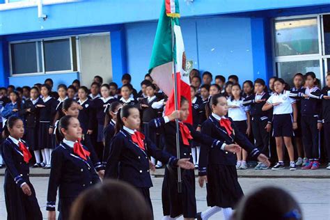 Honra IEEPO héroes nacionales de la Independencia de México