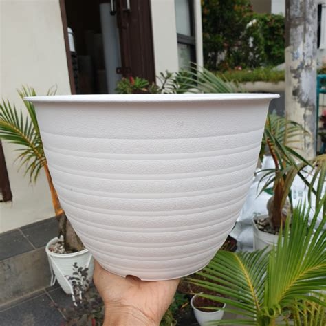 Jual Pot MDN 27 Warna Putih Non Tawon Tanaman Hias Bunga Plastik 27cm