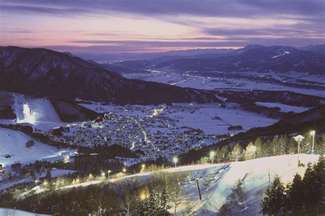 Nozawa Onsen Ski Packages, Nozawa Onsen Ski Holidays, Snowcapped