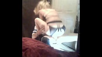 Rubia sexy cabalgando y lamiendo el coño XVIDEOS