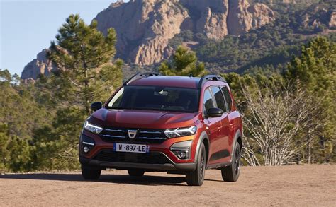 Dacia Que Vaut Vraiment Le Jogger Sur La Route