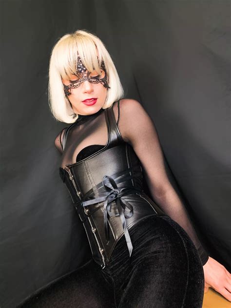 Love this shiny corset âœ nudes ShinyPorn NUDE PICS ORG