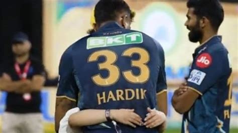 Ziva Hugs Hardik As Father Dhoni S Csk Win Thrilling Ipl Final Pic