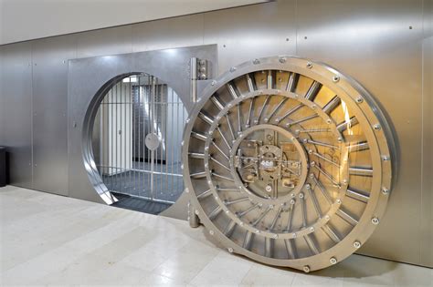 The Benefits Of Safety Deposit Boxes And Vaults Guardian Vaults