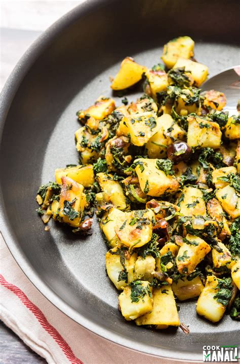 Aloo Palak Cook With Manali