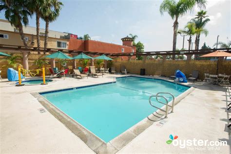 Comfort Inn Anaheim Resort Review: What To REALLY Expect If You Stay