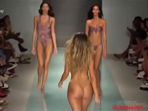 Runway Models Nude And Nip Slip Compilation XVIDEOSダウンローダー XVIDEOSの動画をブラウザ上から1クリックでダウンロード