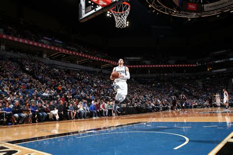 Watch Zach Lavine With 360 Degree Free Throw Line Dunk