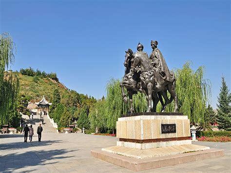 Zhaojun Tomb - China Top Trip