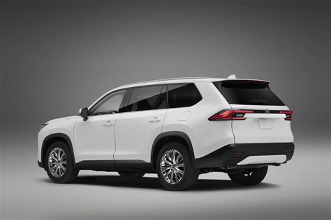 2023 Toyota Grand Highlander Image. Photo 18 of 28