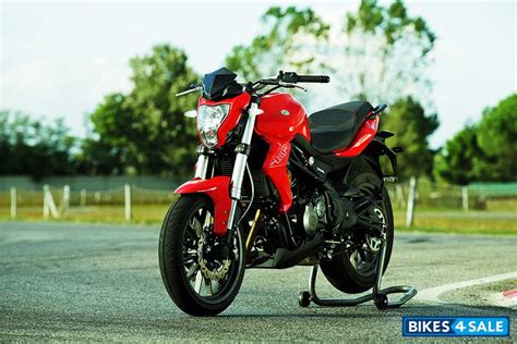 Benelli Tnt Price Specs Mileage Colours Photos And Reviews