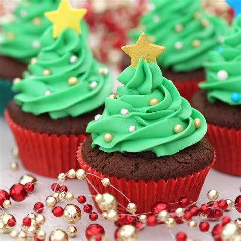 Decorating Xmas Cupcakes To Bring Holiday Cheer To Your Table