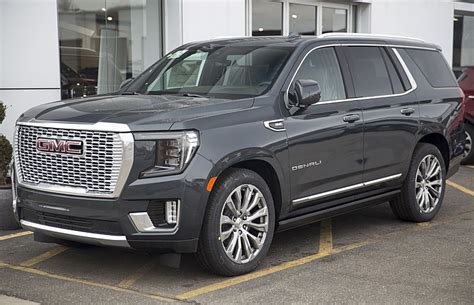 Image 2021 Gmc Yukon Denali In Hunter Metallic Front Left