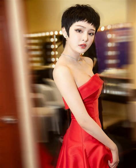 Hiền Hồ gia nhập đường đua bikini sau Tết mặt học sinh body phụ huynh