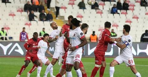 Sivasspor Kendi Evinde Antalyasporu Konuk Etti Sivasspor Haberleri