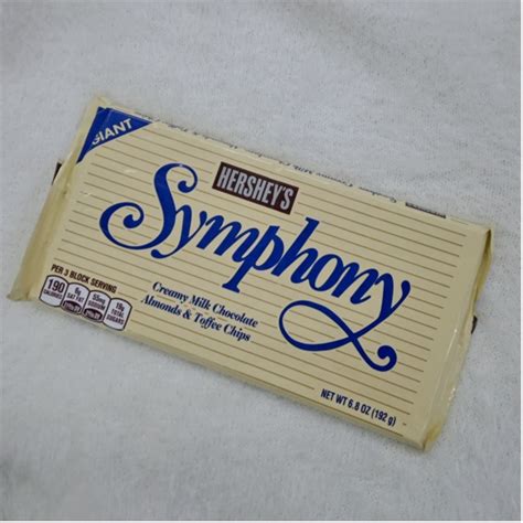 HERSHEY S GIANT SYMPHONY CREAMY MILK CHOCOLATE ALMONDS TOFFEE CHIPS