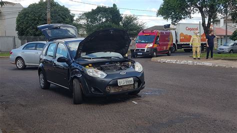 Ap S Colis O Carro Tomba Na Pra A Do Maria Luiza Em Cascavel Cgn