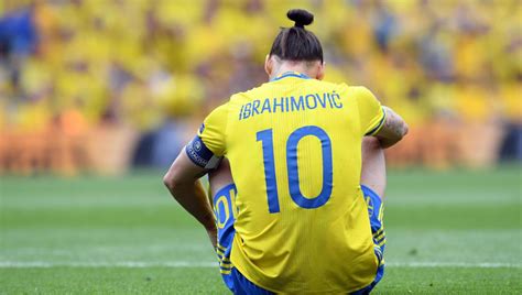 Zlatan Ibrahimovic annonce la fin de sa carrière internationale ici