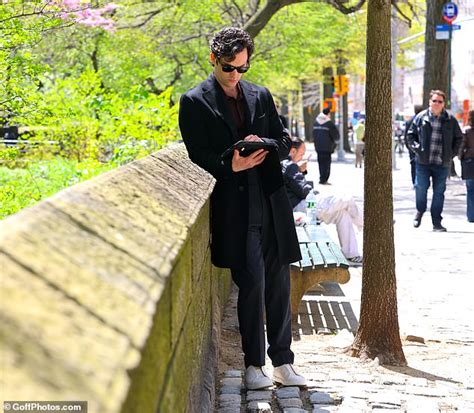 Hello You Penn Badgley Transforms Into Dapper Stalker Joe Goldberg To