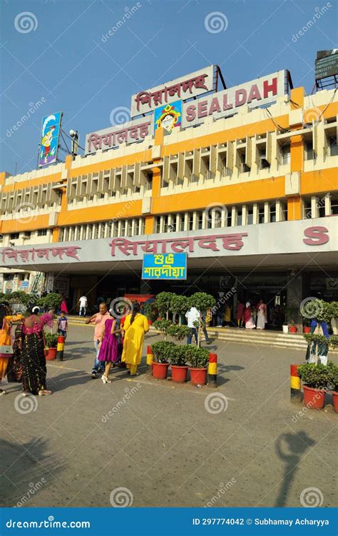 sealdah railway station building   indias    busiest