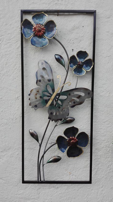 Bol Metalen Wanddecoratie Vlinder Met Bloemen Omlijst X Cm