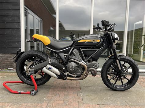 Alquila una Ducati SCRAMBLER FULL THROTTLE por 123 al día