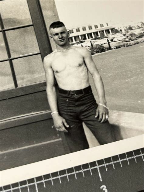 S Shirtless Beefcake Muscle Man Vintage Gay Int Snapshot Photo