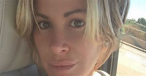 Kim Zolciak Flaunts Her Flawless Makeup Free Face And Cleavage In Latest