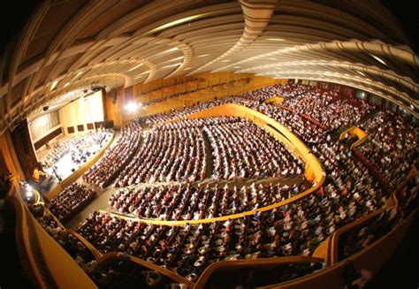 Junii Sibiului I Invita Ii Lor Spectacol Folcloric La Sala Palatului