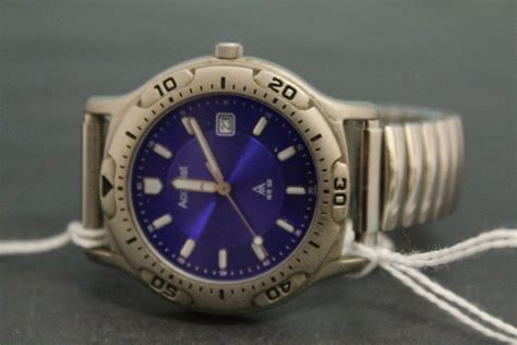 Gents Accurist Wr50 Quartz Watch With Purple Dial